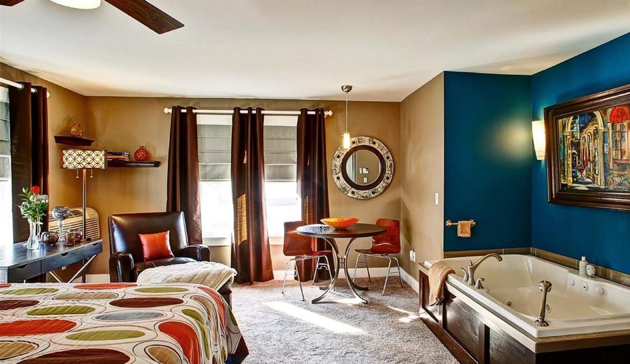 Prairieside Suites Luxury Bed & Breakfast Грандвилл Экстерьер фото