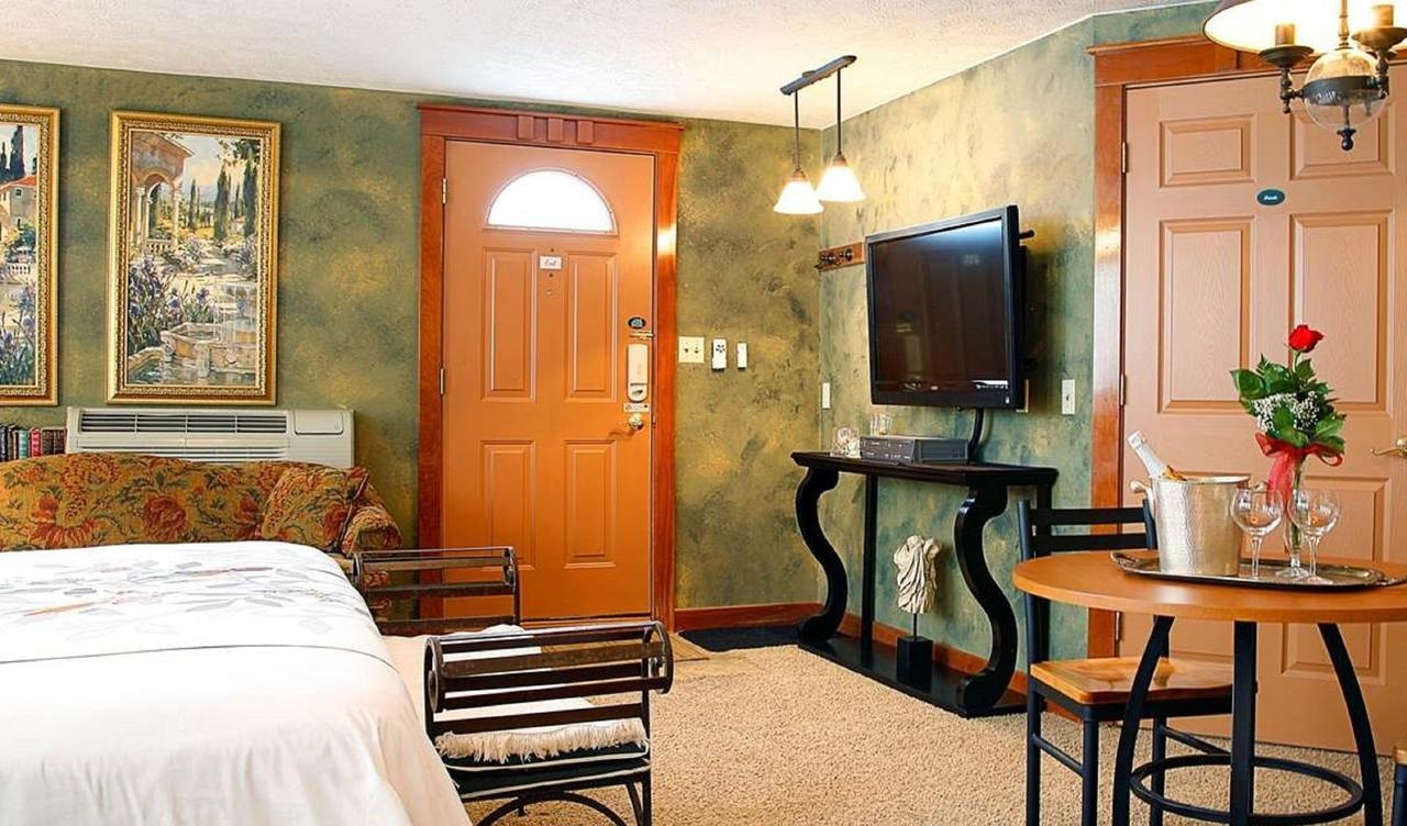 Prairieside Suites Luxury Bed & Breakfast Грандвилл Экстерьер фото