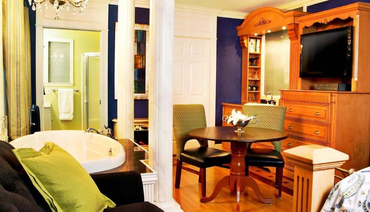 Prairieside Suites Luxury Bed & Breakfast Грандвилл Экстерьер фото